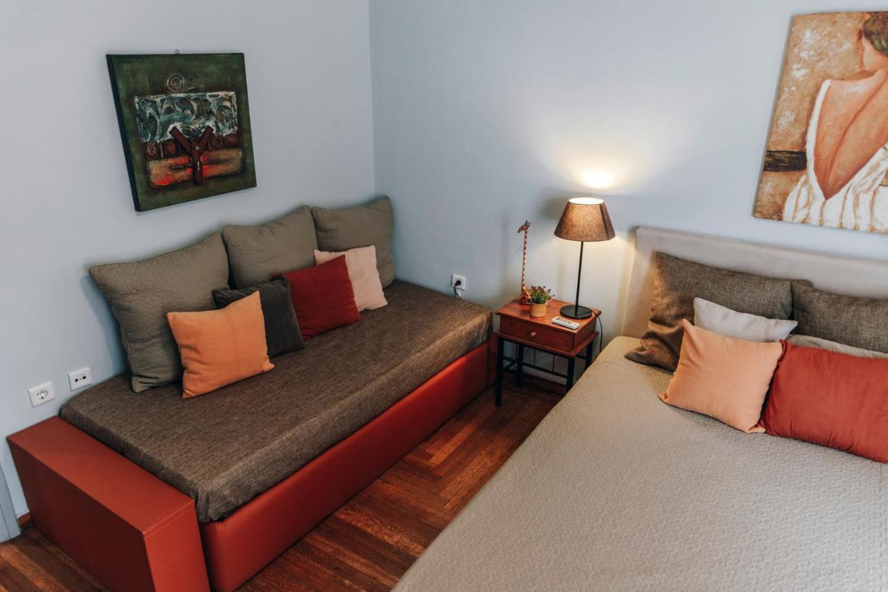 Monastiraki-Psiri, Old Town, 3-Bdr Apt, Sleep 6-10P, Spacious Court Yard Athens Exterior photo